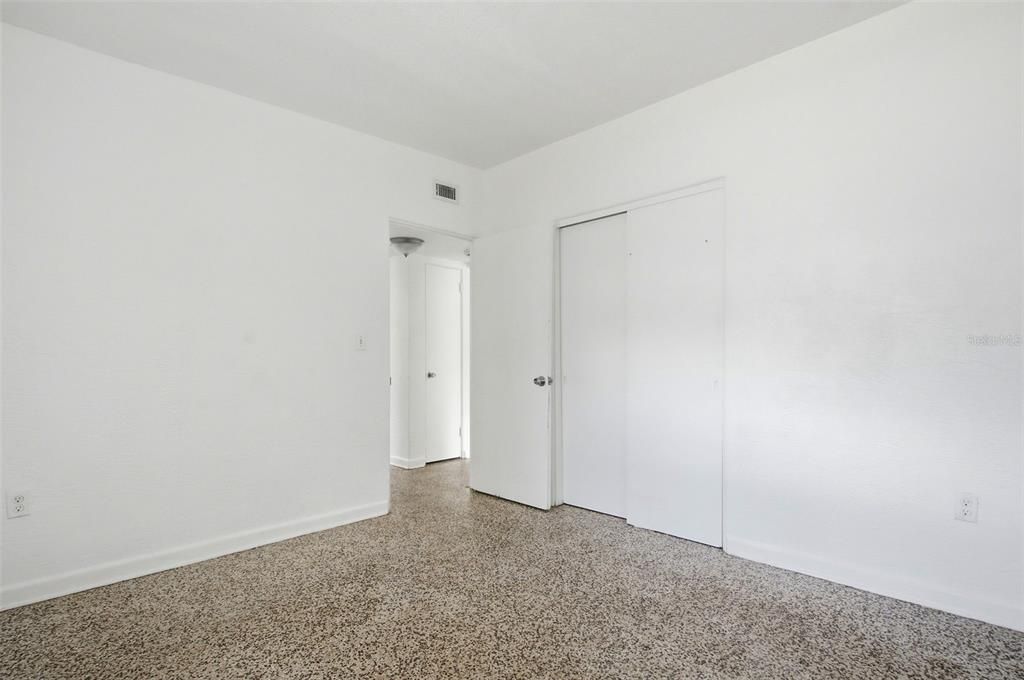 For Rent: $2,200 (3 beds, 2 baths, 1009 Square Feet)