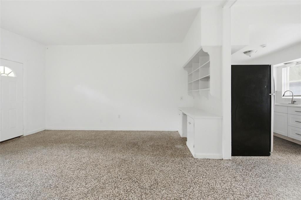 For Rent: $2,200 (3 beds, 2 baths, 1009 Square Feet)