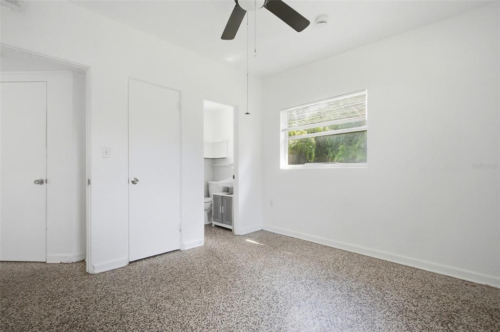 For Rent: $2,200 (3 beds, 2 baths, 1009 Square Feet)