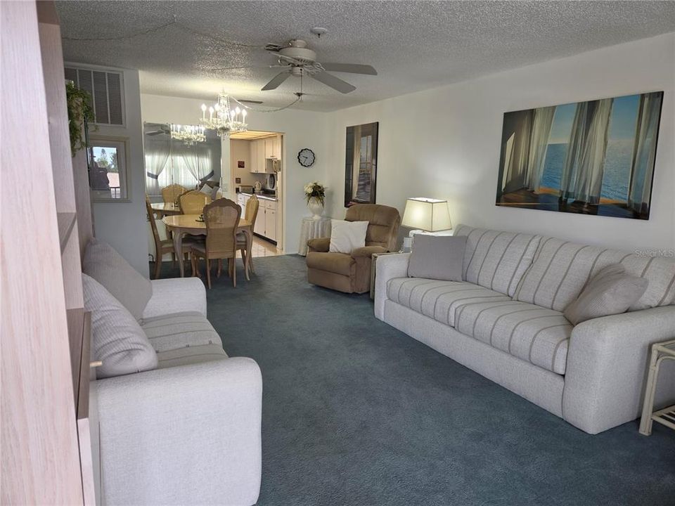For Sale: $100,000 (2 beds, 2 baths, 915 Square Feet)