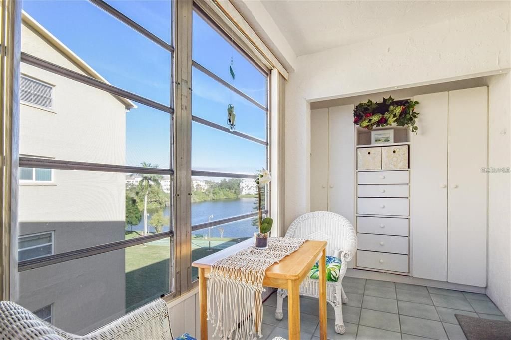 На продажу: $112,900 (2 спален, 2 ванн, 1144 Квадратных фут)
