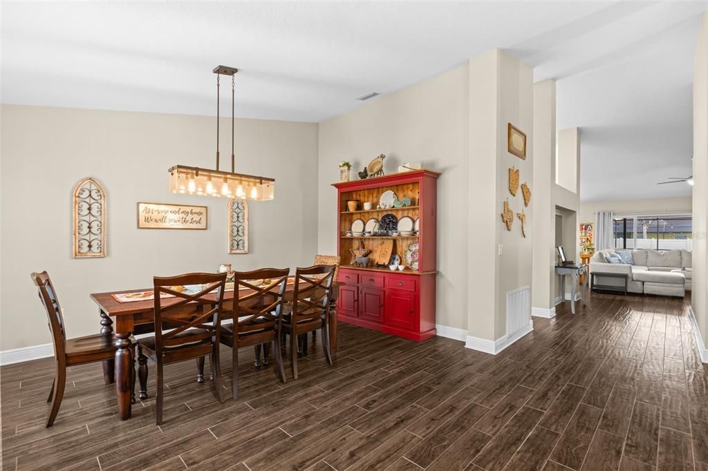 For Sale: $520,000 (4 beds, 3 baths, 2400 Square Feet)