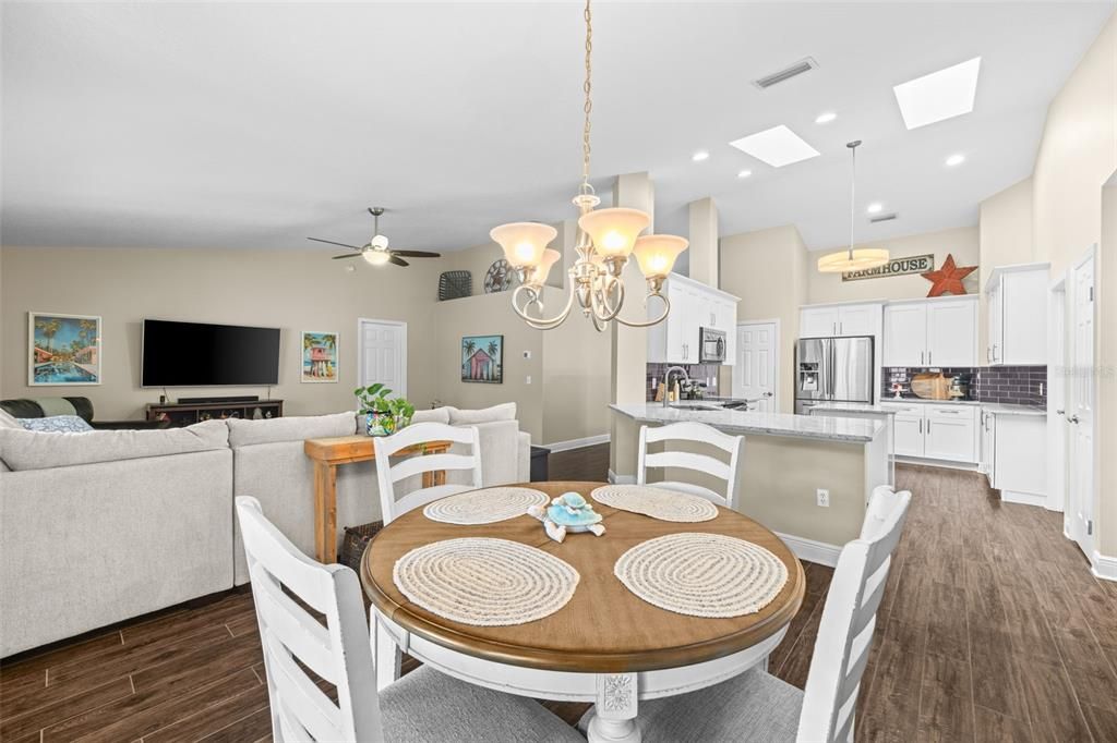 For Sale: $520,000 (4 beds, 3 baths, 2400 Square Feet)