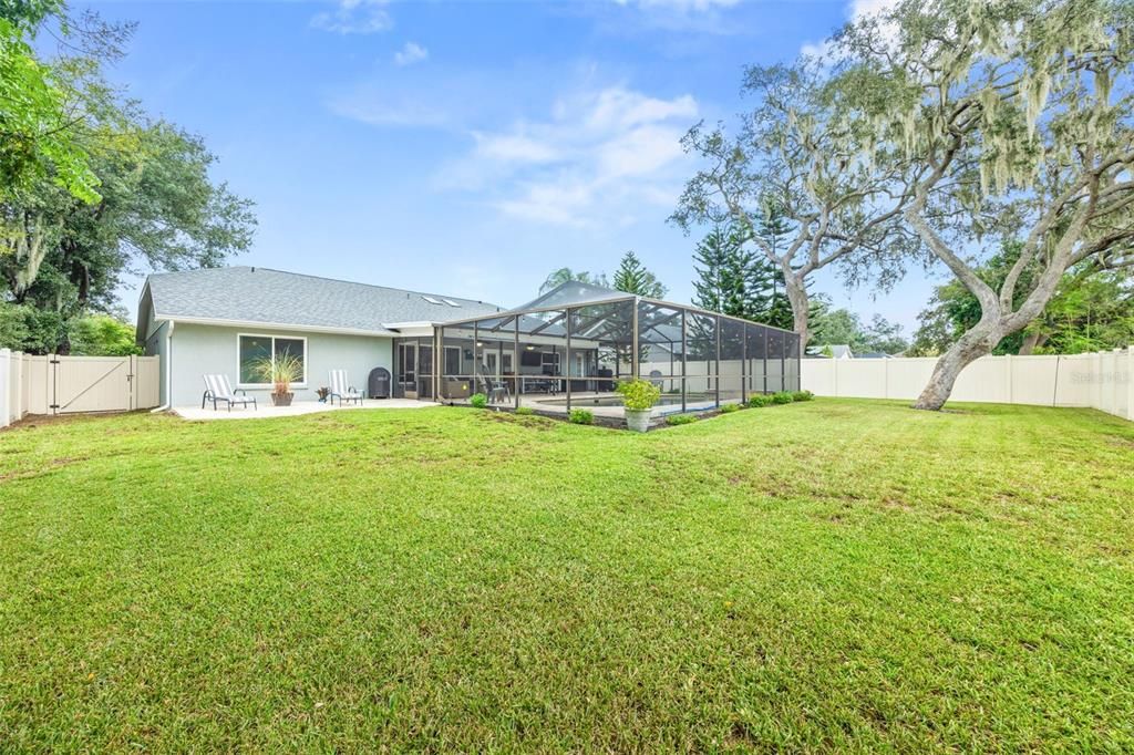 For Sale: $520,000 (4 beds, 3 baths, 2400 Square Feet)