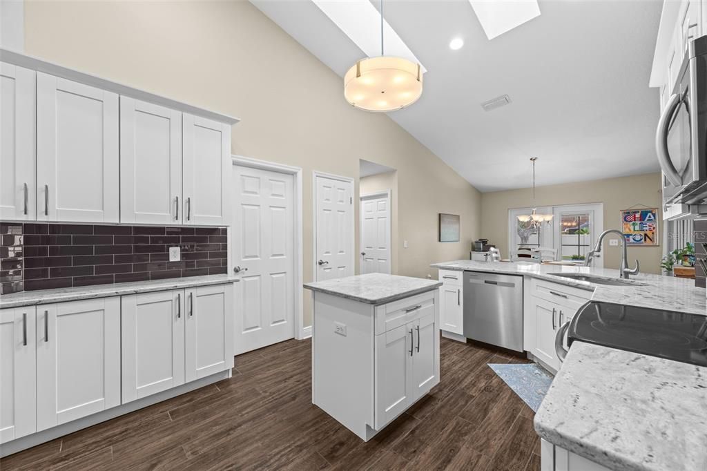 For Sale: $520,000 (4 beds, 3 baths, 2400 Square Feet)