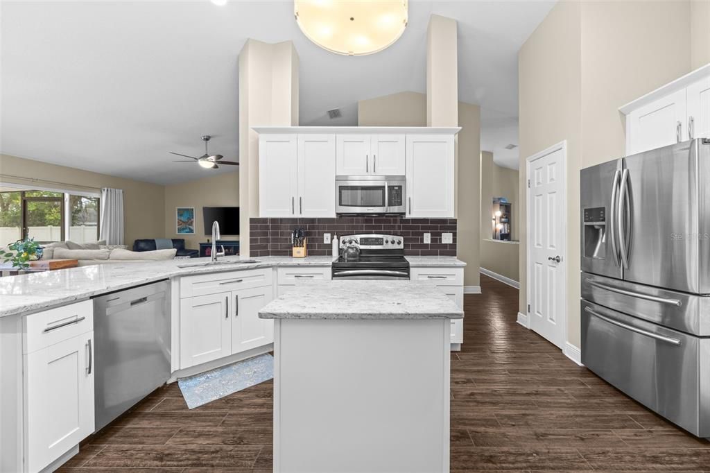 For Sale: $520,000 (4 beds, 3 baths, 2400 Square Feet)