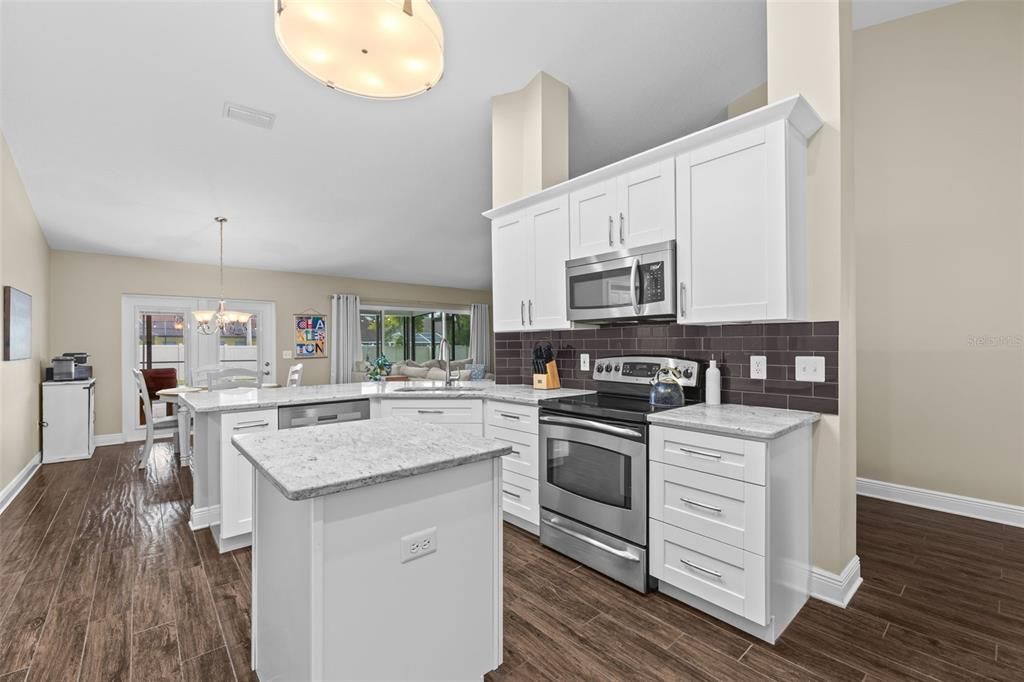 For Sale: $520,000 (4 beds, 3 baths, 2400 Square Feet)