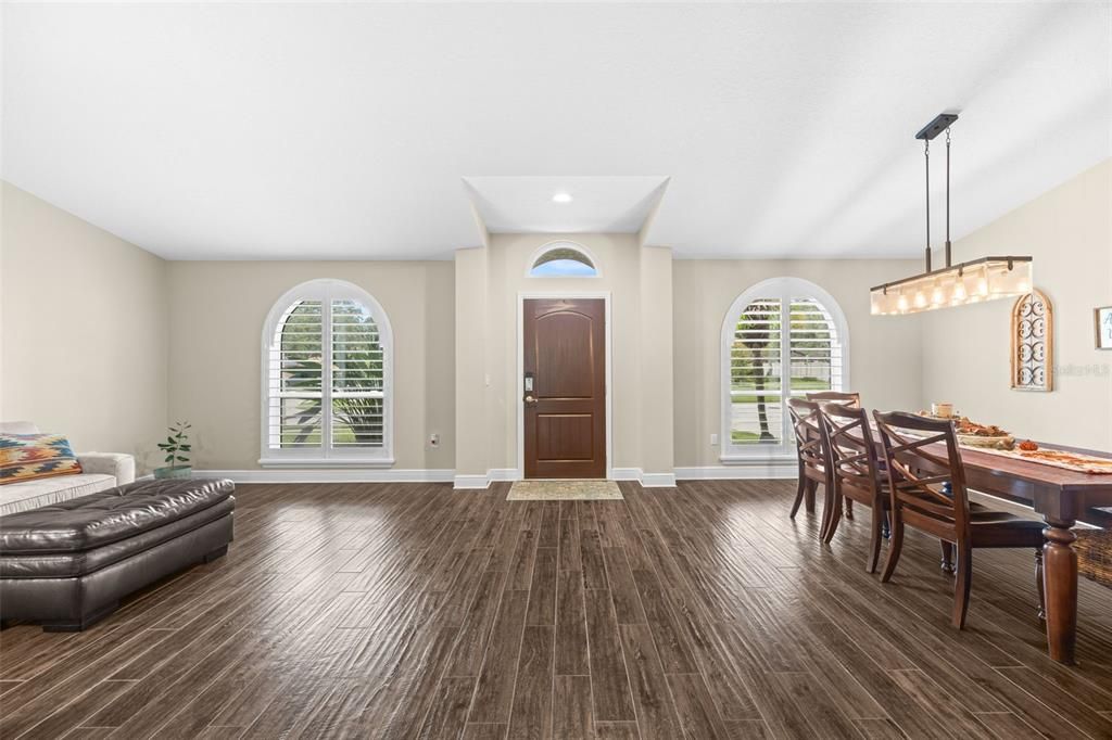 For Sale: $520,000 (4 beds, 3 baths, 2400 Square Feet)