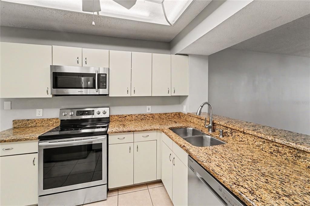 En Venta: $150,000 (2 camas, 2 baños, 1025 Pies cuadrados)