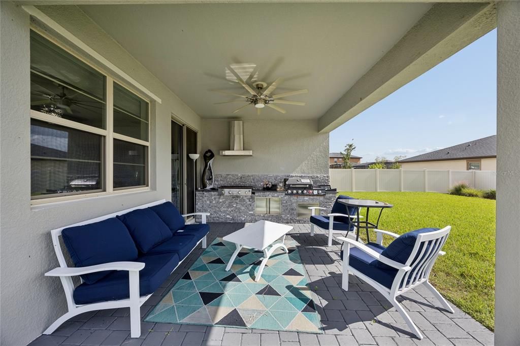For Sale: $415,000 (4 beds, 2 baths, 1901 Square Feet)