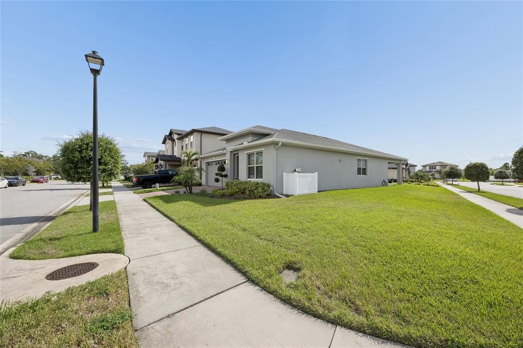 For Sale: $415,000 (4 beds, 2 baths, 1901 Square Feet)