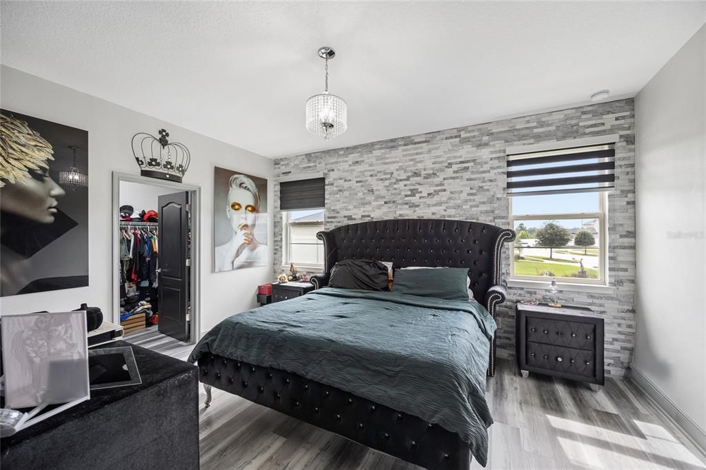 For Sale: $415,000 (4 beds, 2 baths, 1901 Square Feet)