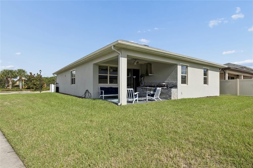 For Sale: $415,000 (4 beds, 2 baths, 1901 Square Feet)