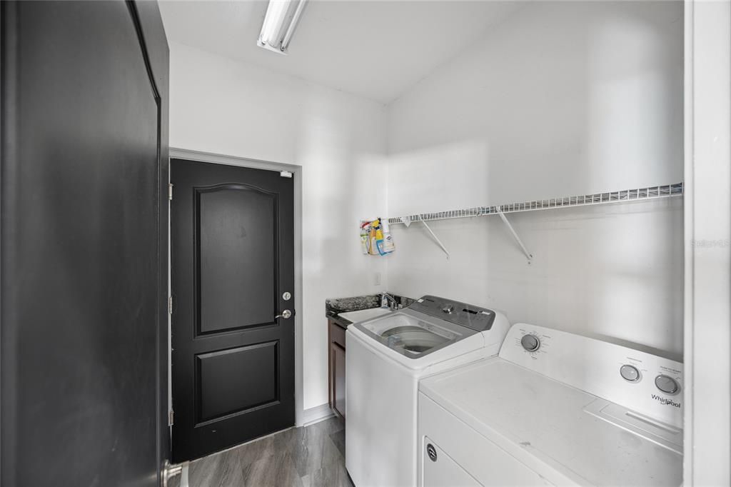 For Sale: $415,000 (4 beds, 2 baths, 1901 Square Feet)
