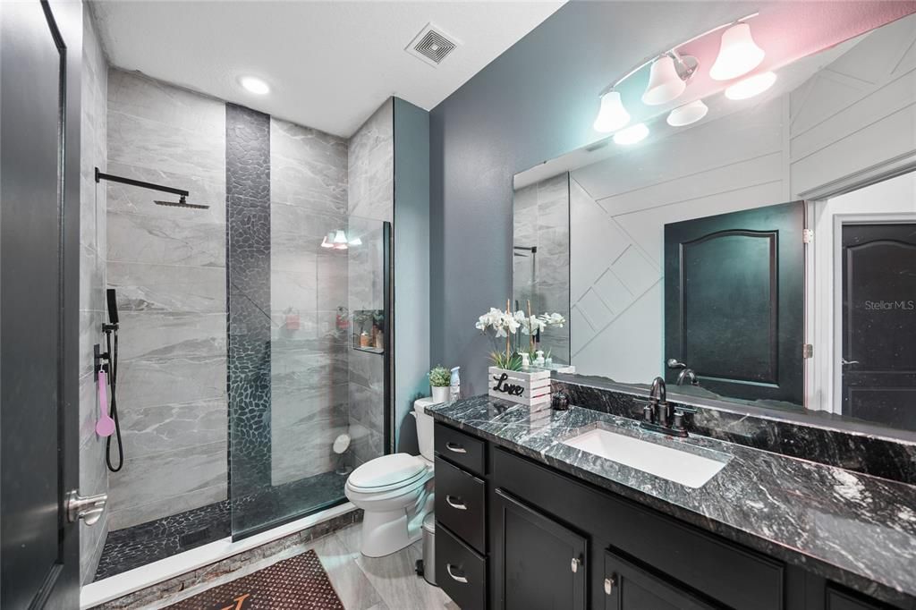 For Sale: $415,000 (4 beds, 2 baths, 1901 Square Feet)
