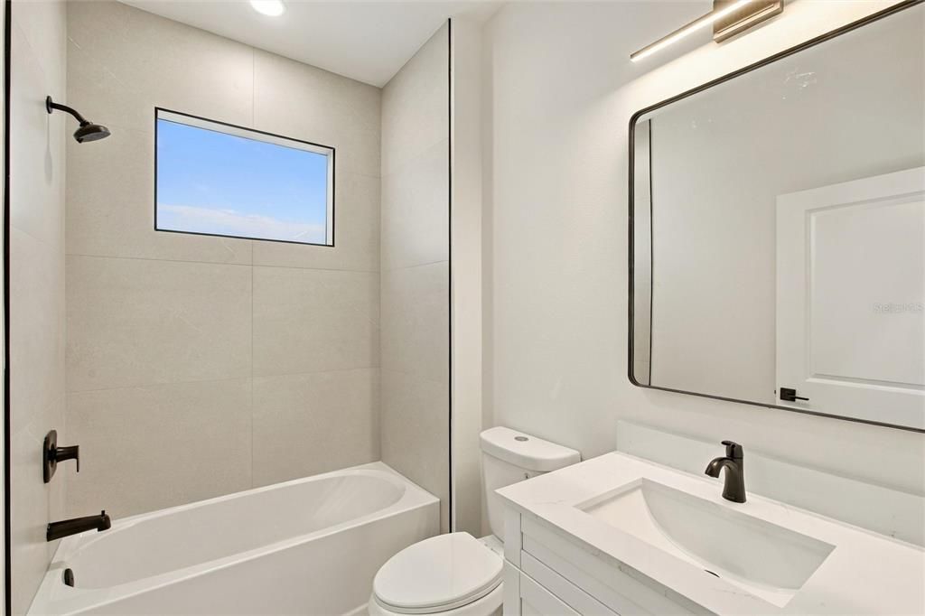 En Venta: $369,000 (3 camas, 2 baños, 1725 Pies cuadrados)