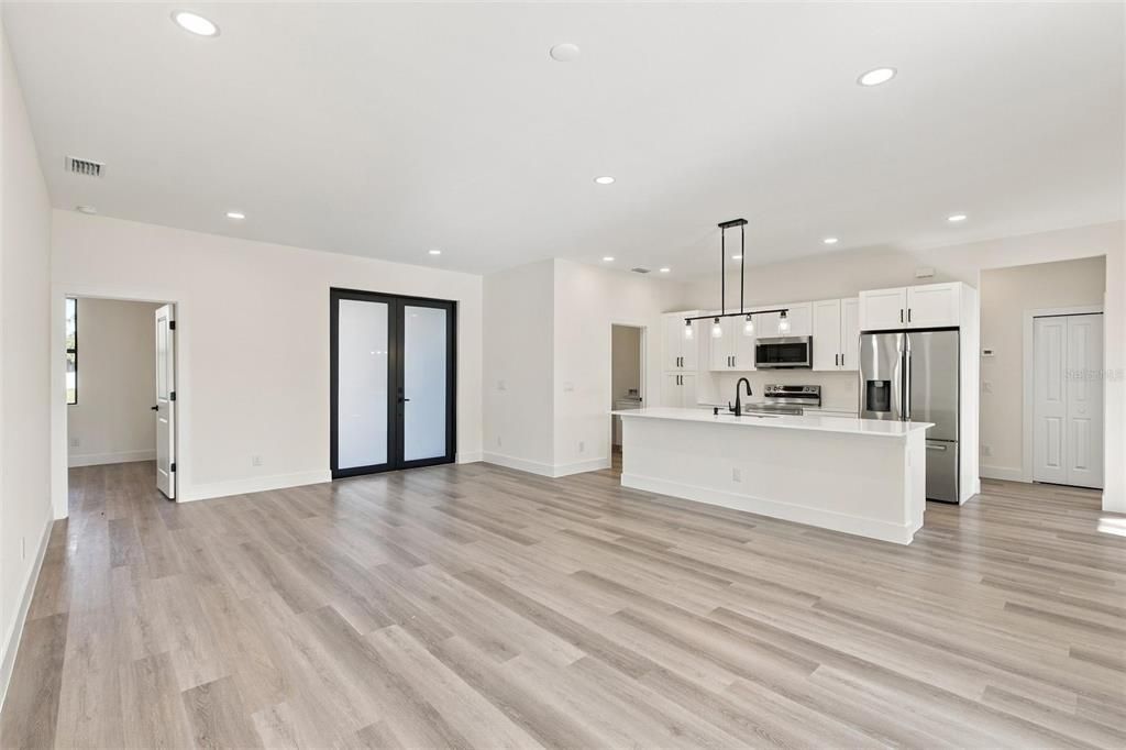 En Venta: $369,000 (3 camas, 2 baños, 1725 Pies cuadrados)