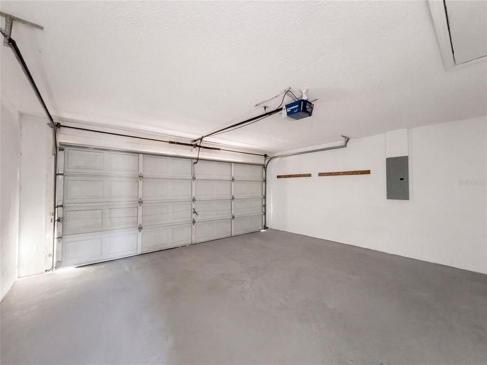 En Venta: $368,000 (4 camas, 2 baños, 1977 Pies cuadrados)