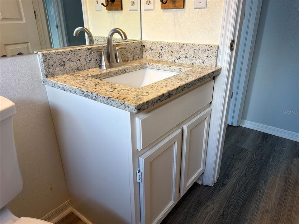 En Venta: $368,000 (4 camas, 2 baños, 1977 Pies cuadrados)