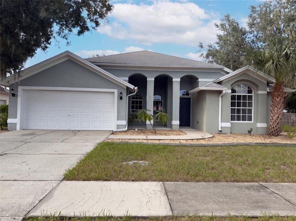 En Venta: $368,000 (4 camas, 2 baños, 1977 Pies cuadrados)