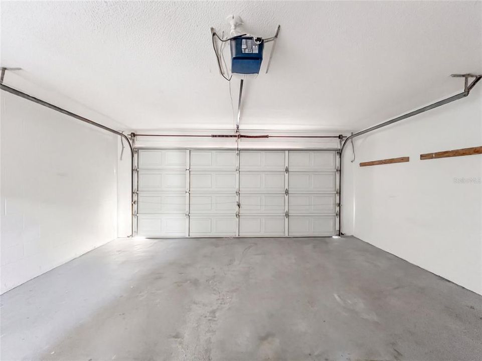 En Venta: $368,000 (4 camas, 2 baños, 1977 Pies cuadrados)