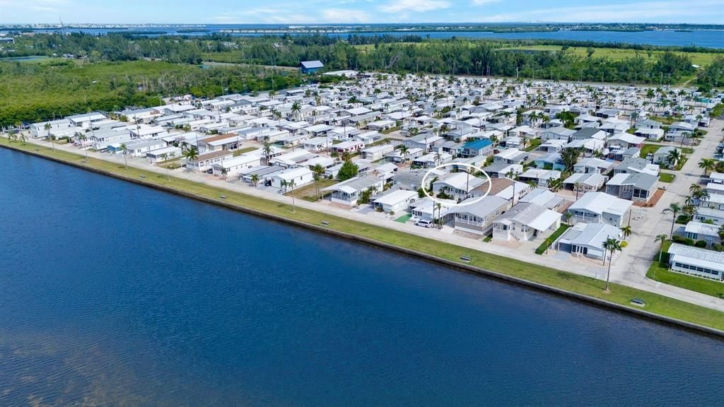 На продажу: $339,000 (2 спален, 2 ванн, 1269 Квадратных фут)