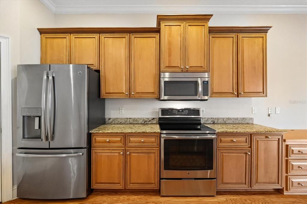 For Sale: $809,000 (3 beds, 2 baths, 2266 Square Feet)