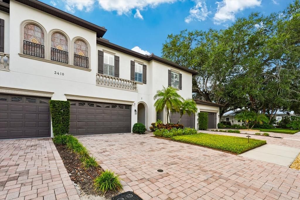 For Sale: $809,000 (3 beds, 2 baths, 2266 Square Feet)