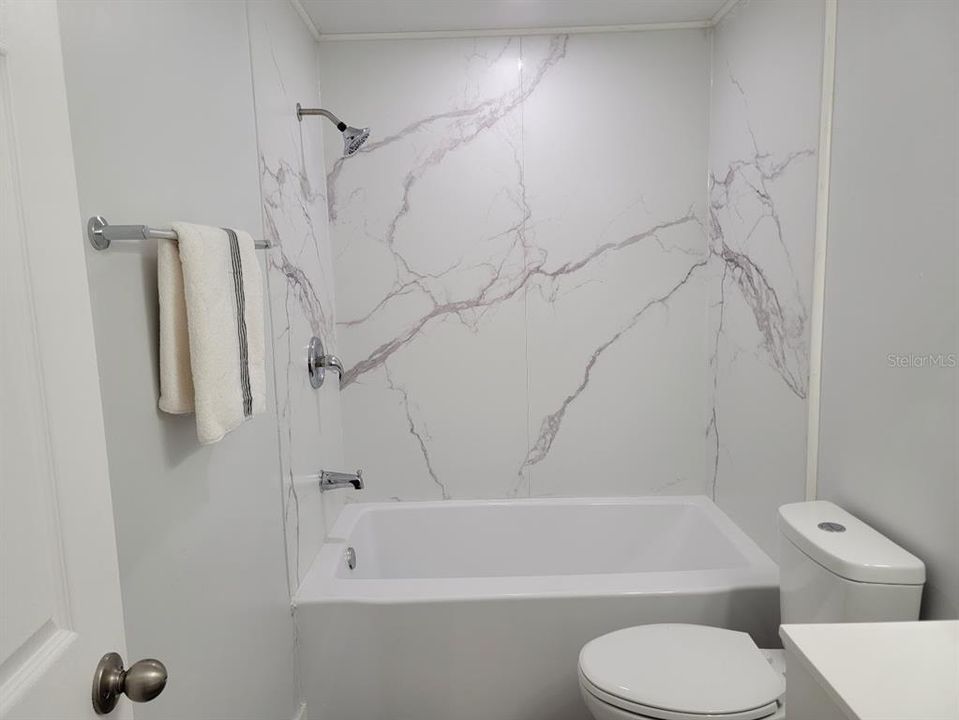 En Venta: $369,000 (2 camas, 2 baños, 931 Pies cuadrados)