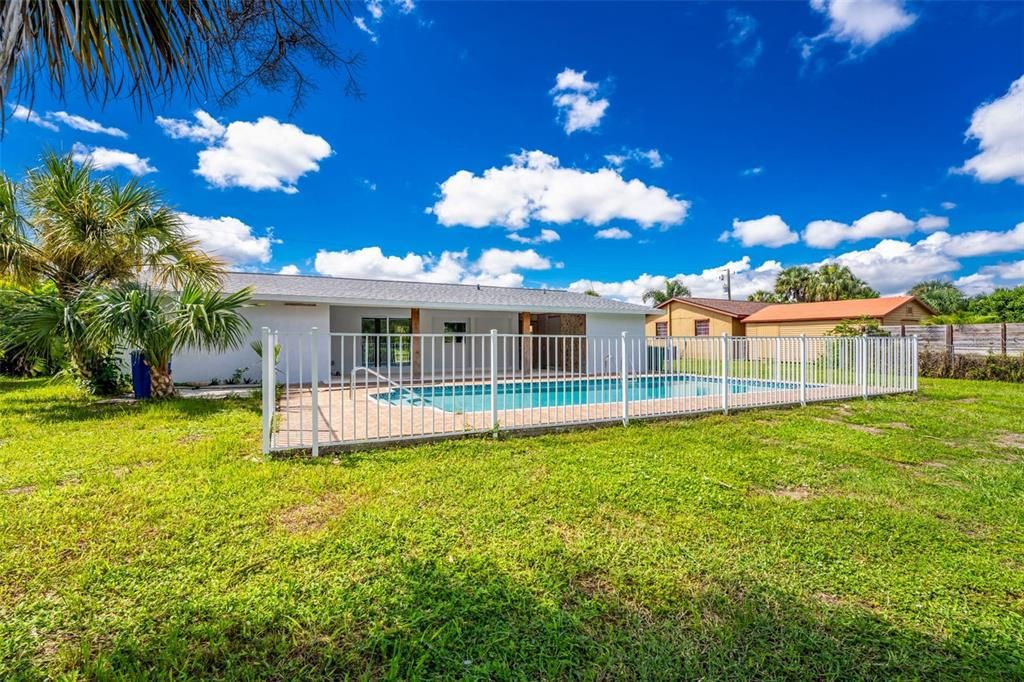 En Venta: $369,000 (2 camas, 2 baños, 931 Pies cuadrados)