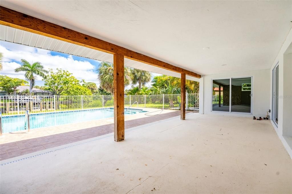 En Venta: $369,000 (2 camas, 2 baños, 931 Pies cuadrados)