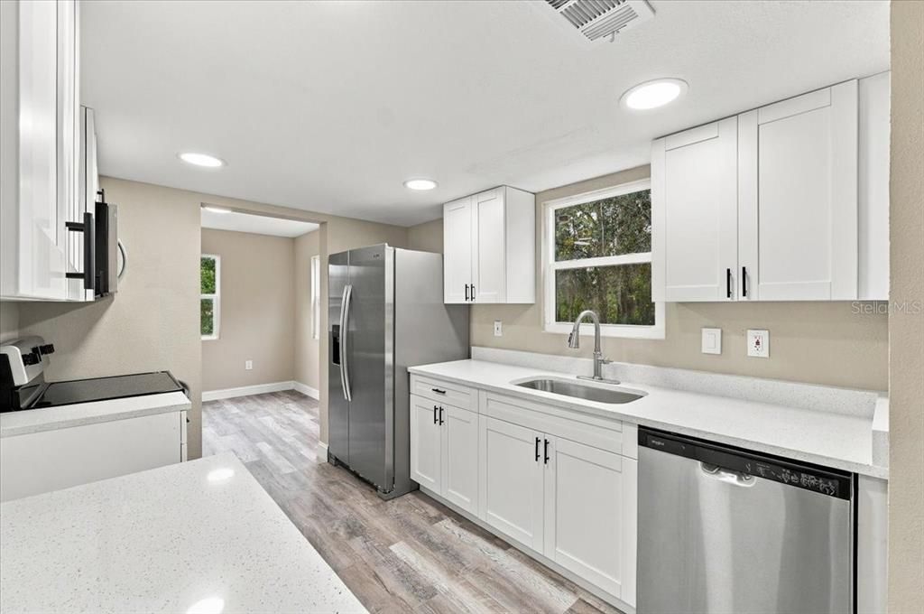 En Venta: $325,000 (3 camas, 2 baños, 1583 Pies cuadrados)