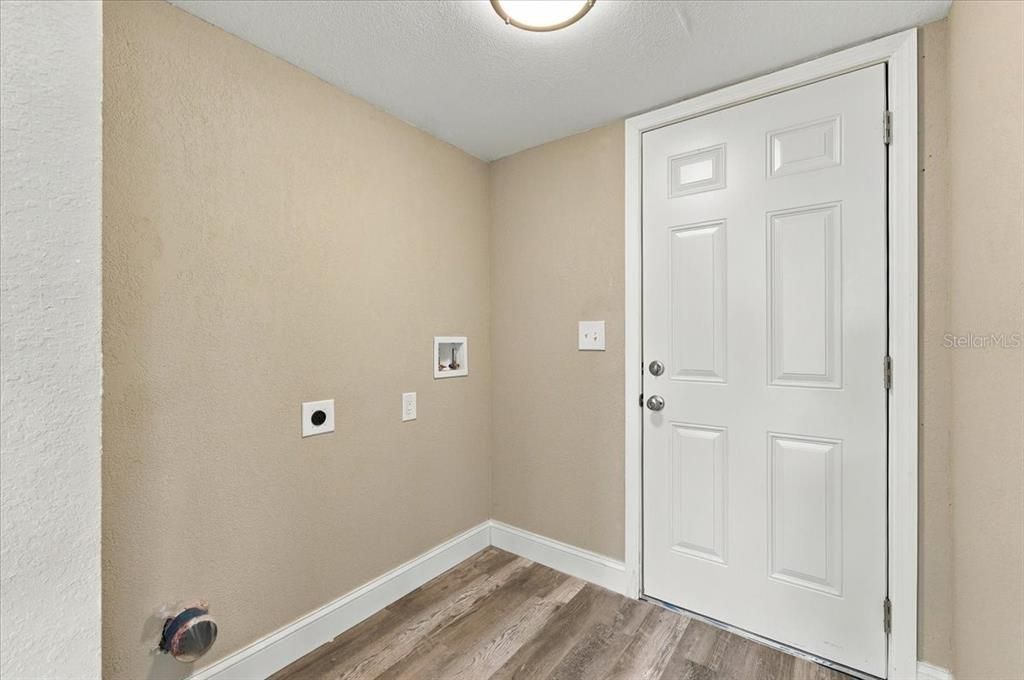 En Venta: $325,000 (3 camas, 2 baños, 1583 Pies cuadrados)