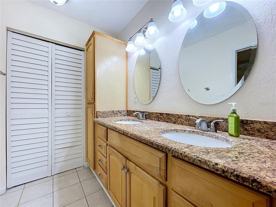 For Sale: $403,000 (4 beds, 2 baths, 1810 Square Feet)