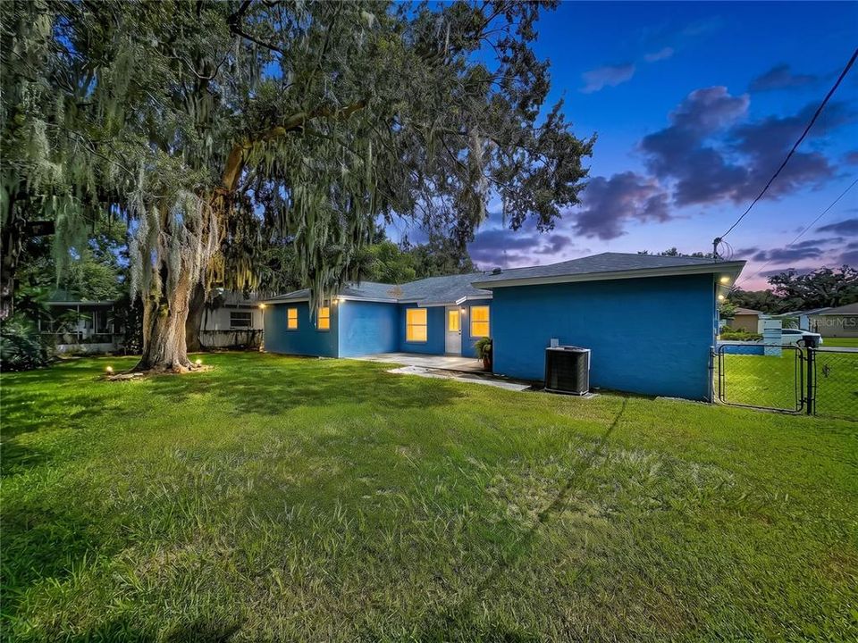 For Sale: $403,000 (4 beds, 2 baths, 1810 Square Feet)
