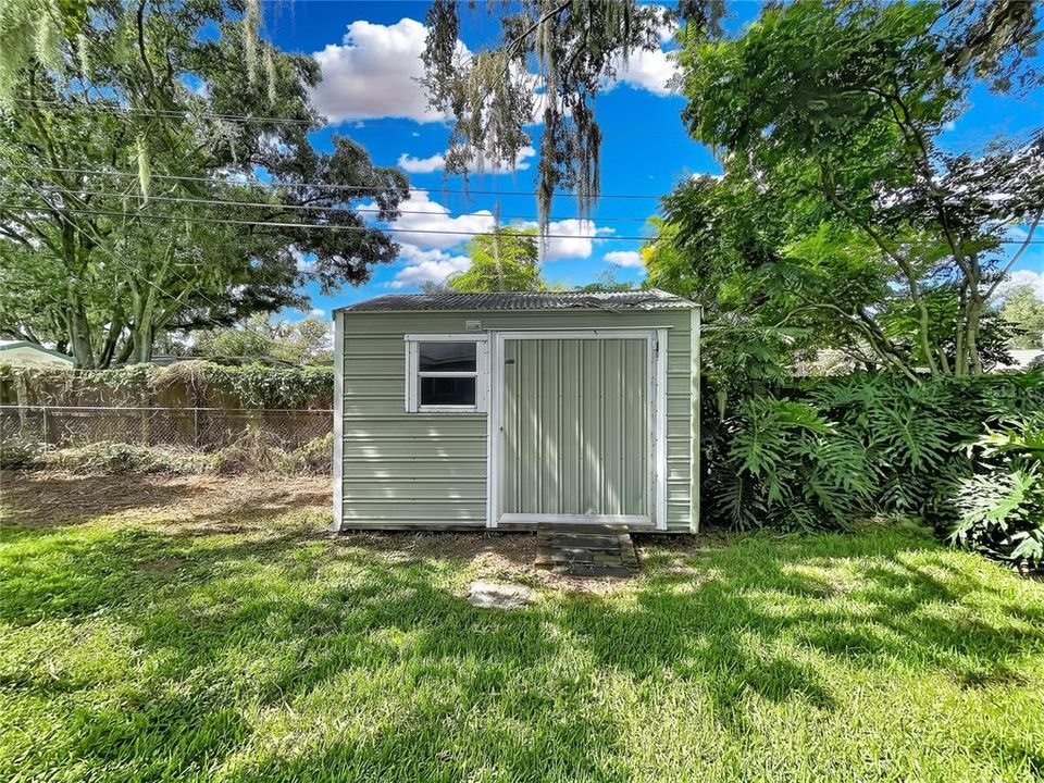 For Sale: $403,000 (4 beds, 2 baths, 1810 Square Feet)