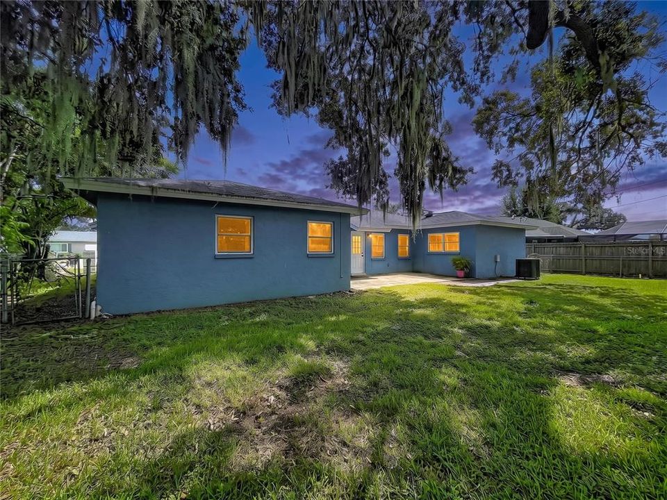 For Sale: $403,000 (4 beds, 2 baths, 1810 Square Feet)