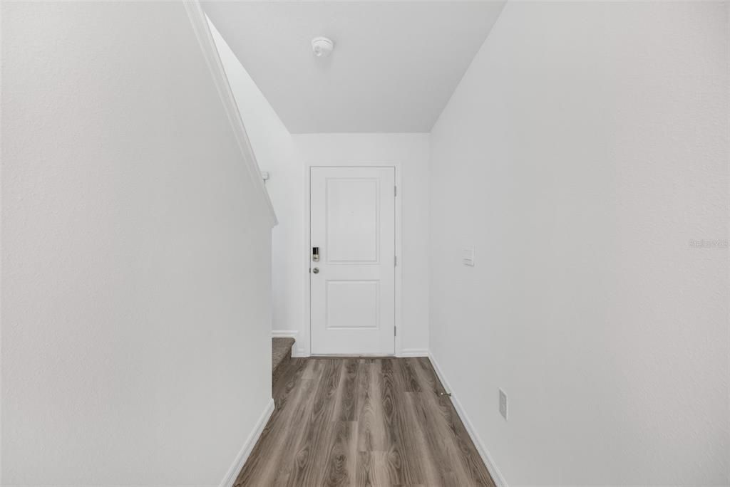 For Rent: $2,200 (3 beds, 2 baths, 1464 Square Feet)