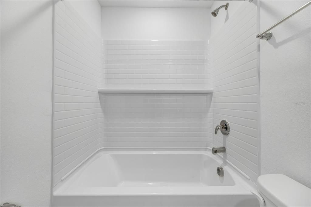 For Rent: $2,200 (3 beds, 2 baths, 1464 Square Feet)