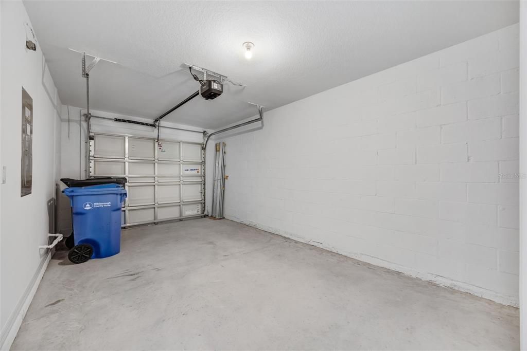 For Rent: $2,200 (3 beds, 2 baths, 1464 Square Feet)