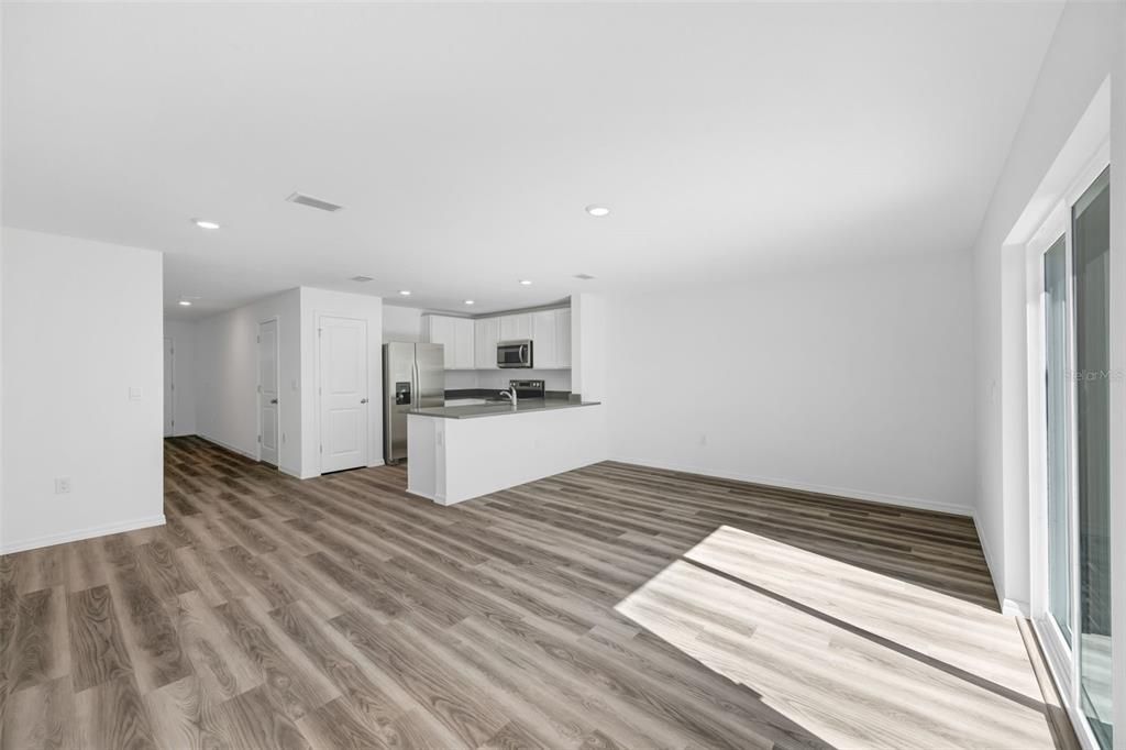 For Rent: $2,200 (3 beds, 2 baths, 1464 Square Feet)