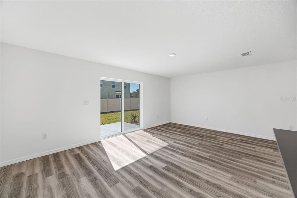 For Rent: $2,200 (3 beds, 2 baths, 1464 Square Feet)