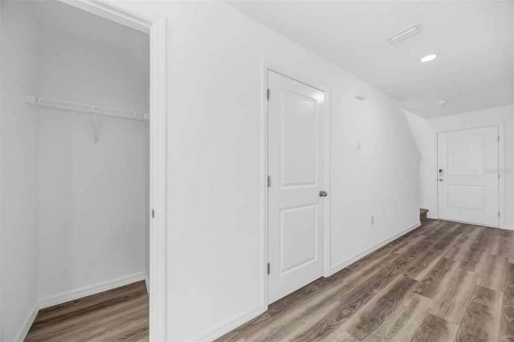 For Rent: $2,200 (3 beds, 2 baths, 1464 Square Feet)