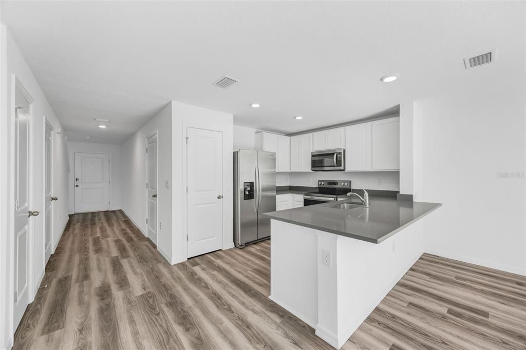 For Rent: $2,200 (3 beds, 2 baths, 1464 Square Feet)