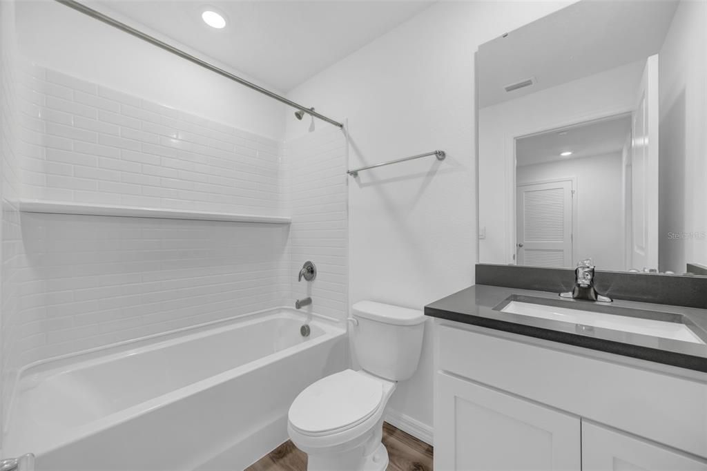 For Rent: $2,200 (3 beds, 2 baths, 1464 Square Feet)