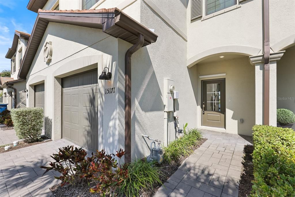 For Rent: $2,700 (3 beds, 2 baths, 1925 Square Feet)