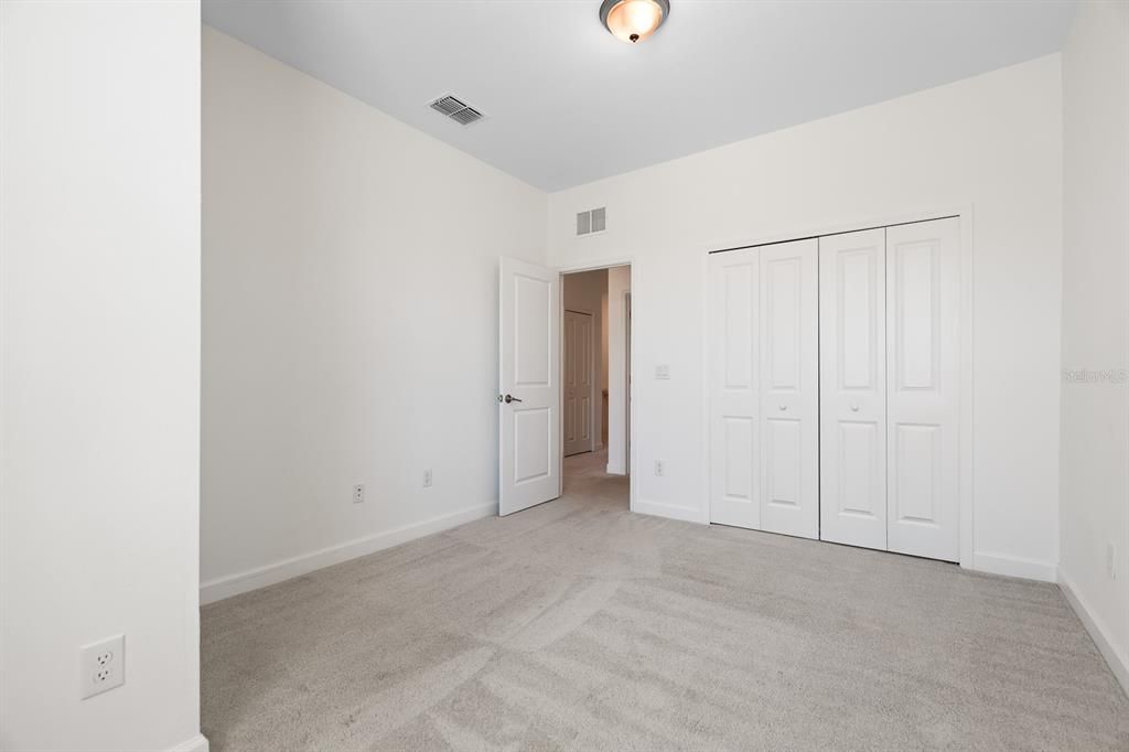 For Rent: $2,700 (3 beds, 2 baths, 1925 Square Feet)
