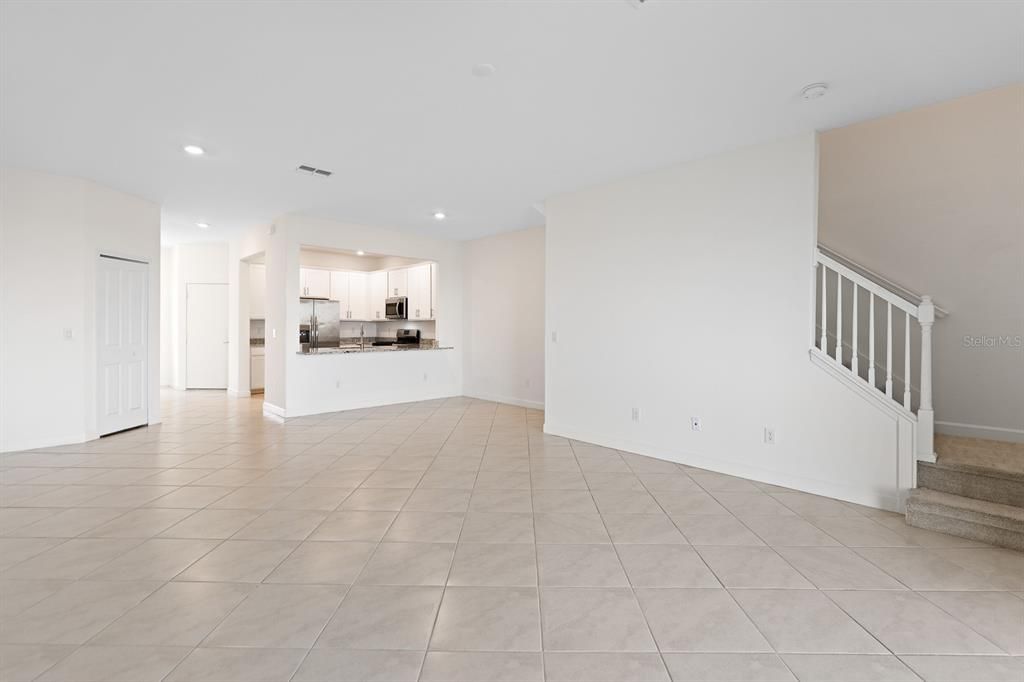 For Rent: $2,700 (3 beds, 2 baths, 1925 Square Feet)