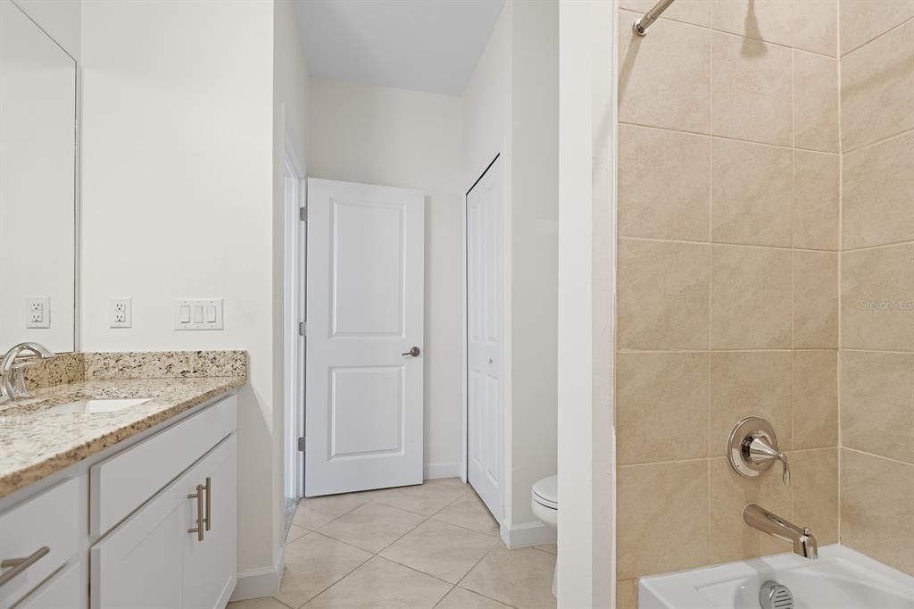 For Rent: $2,700 (3 beds, 2 baths, 1925 Square Feet)