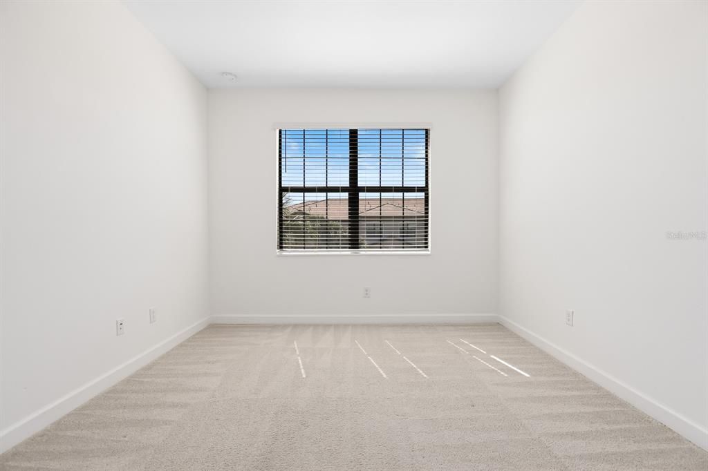 For Rent: $2,700 (3 beds, 2 baths, 1925 Square Feet)